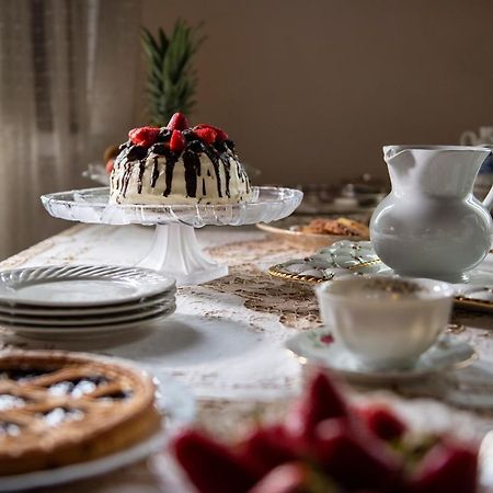 Palazzo Bed And Breakfast Calvisano ภายนอก รูปภาพ