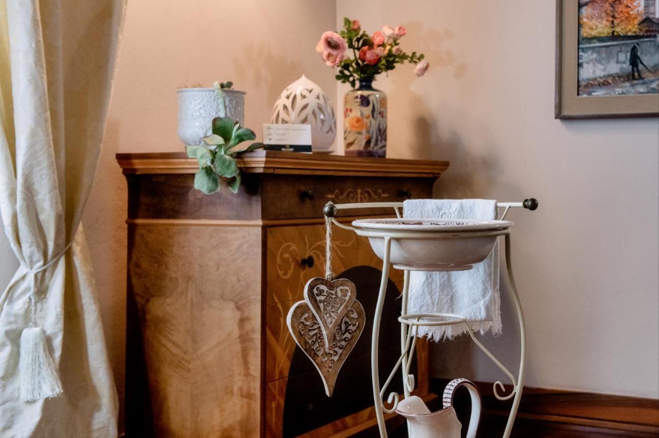 Palazzo Bed And Breakfast Calvisano ภายนอก รูปภาพ